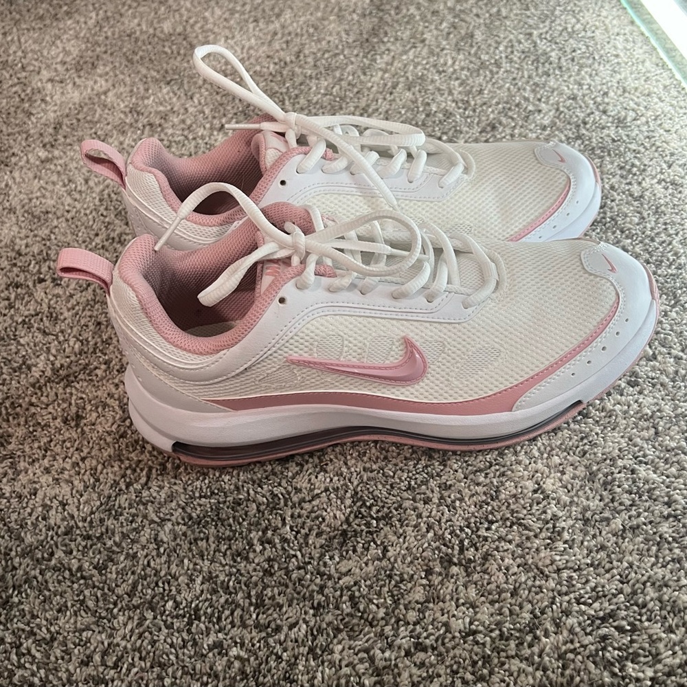 Womens Nike Air Max AP size 9.5
